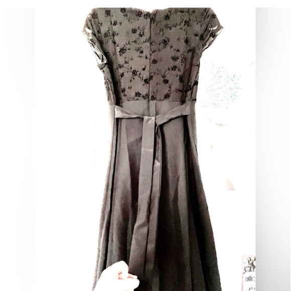 Velvet Flocked Chiffon Bodice with Crape Back Satin Skirt Formal Maxi Dr… - Picture 6 of 16